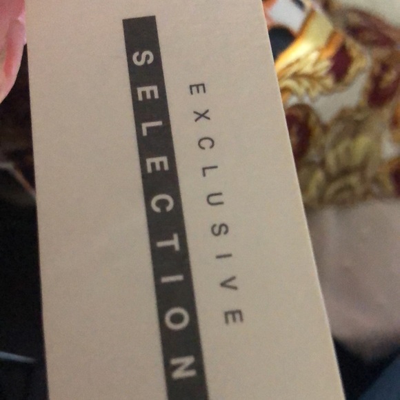 Beautiful blouse - Picture 7 of 7